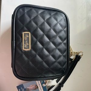 Itzy Ritzy double take